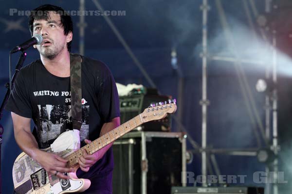 FIDLAR - 2013-06-30 - PARIS - Hippodrome de Longchamp - Zac Carper